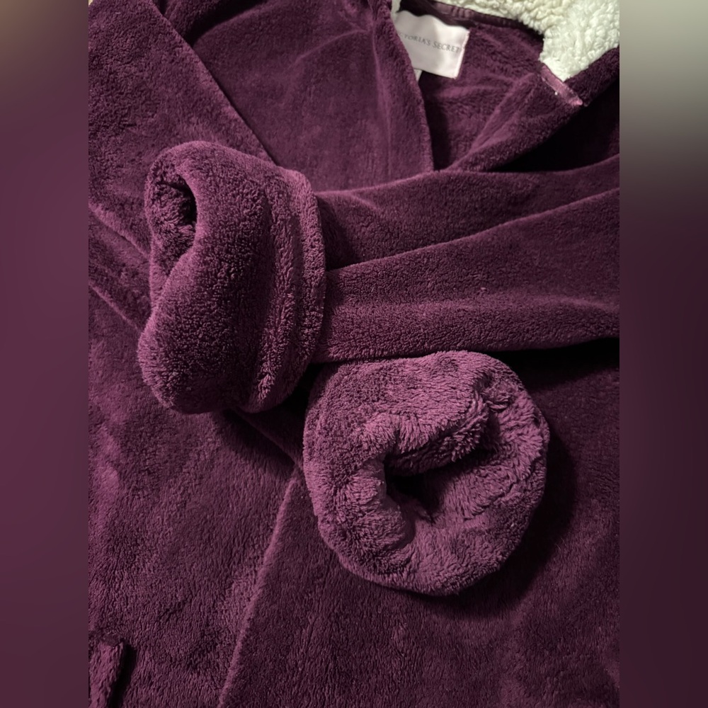 Victoria Secret Robe - Picture 4 of 9